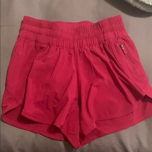 NWOT Lululemon size 4 shorts